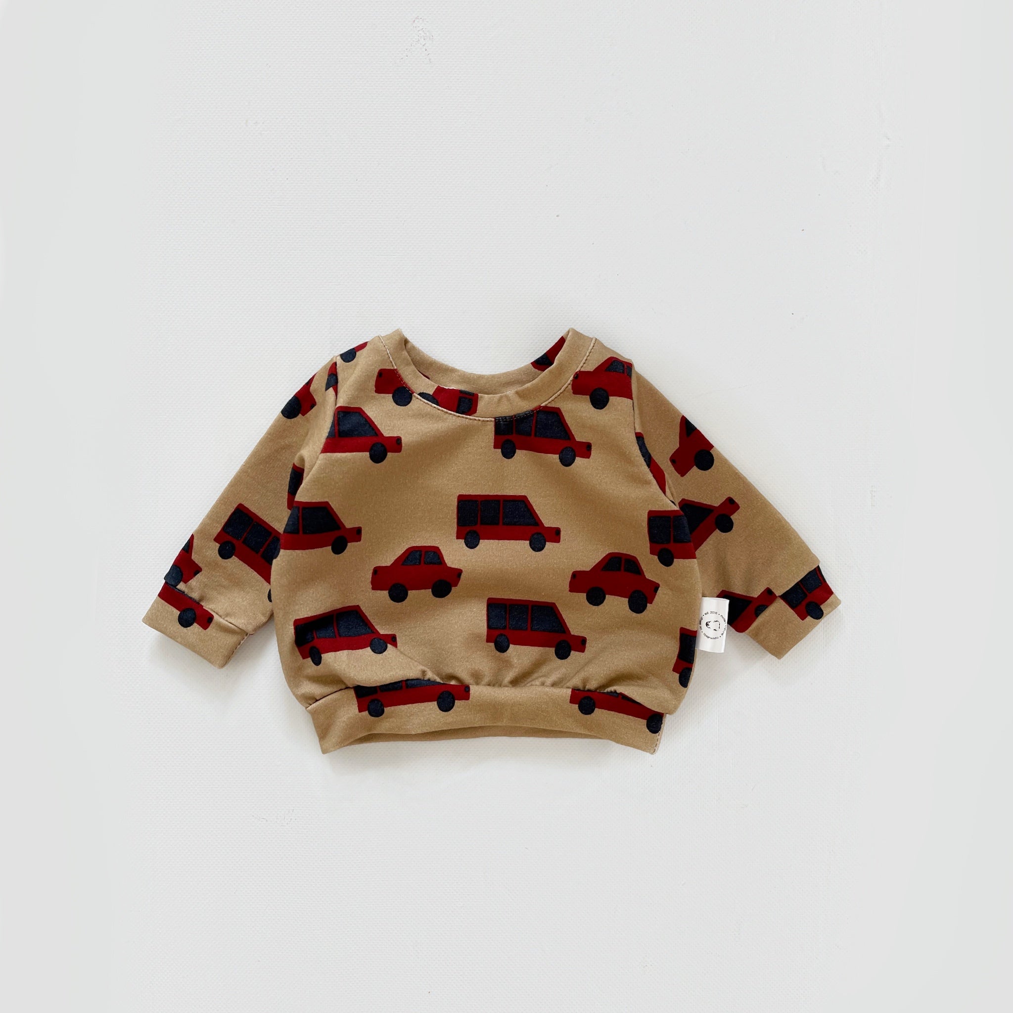 Pullover with Cars on Green – OLE design